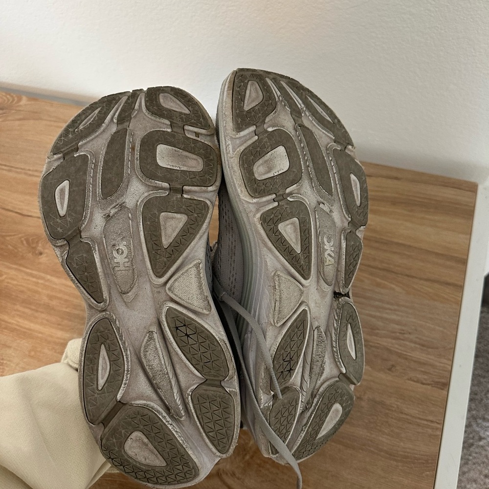 HOKA Women’s Bondi 8 - Picture 14 of 16